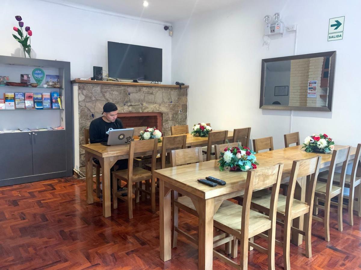 Zig Zag Hostel Лима Екстериор снимка